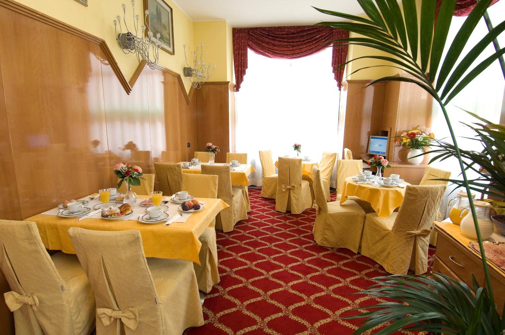 Hotel Cinque Giornate — Photos 2