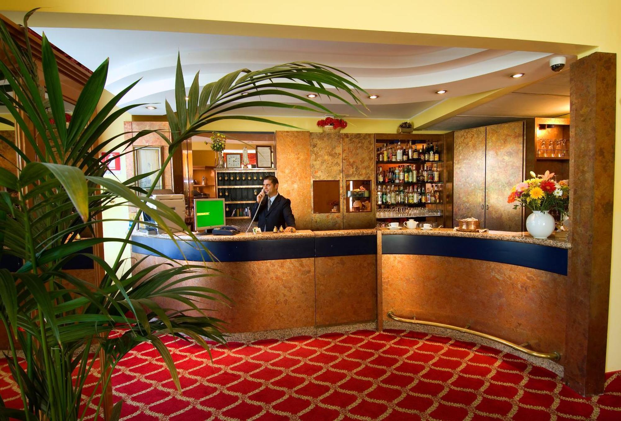 Hotel Cinque Giornate — Photos 1